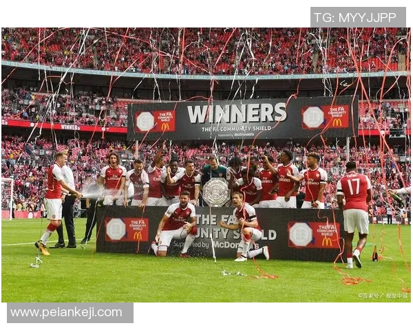 五大足球巨星风采尽显 汇聚传奇球员的经典瞬间