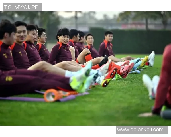 大学生足球队球星进球后激情庆祝瞬间点燃全场氛围引爆校园热情 大学生足球队球星进球后激情庆祝瞬间点燃全场氛围引爆校园热情