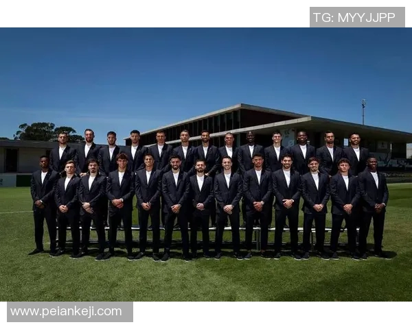 足球天团：五大帅气球星风采